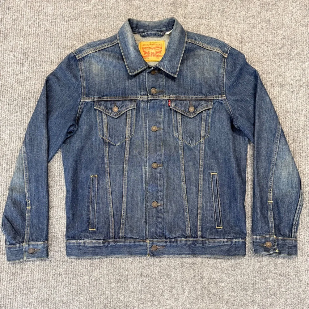Levis 72334 Mens Denim Trucker Jacket Medium Wash Blue Jean Jacket Size L - Picture 2 of 12